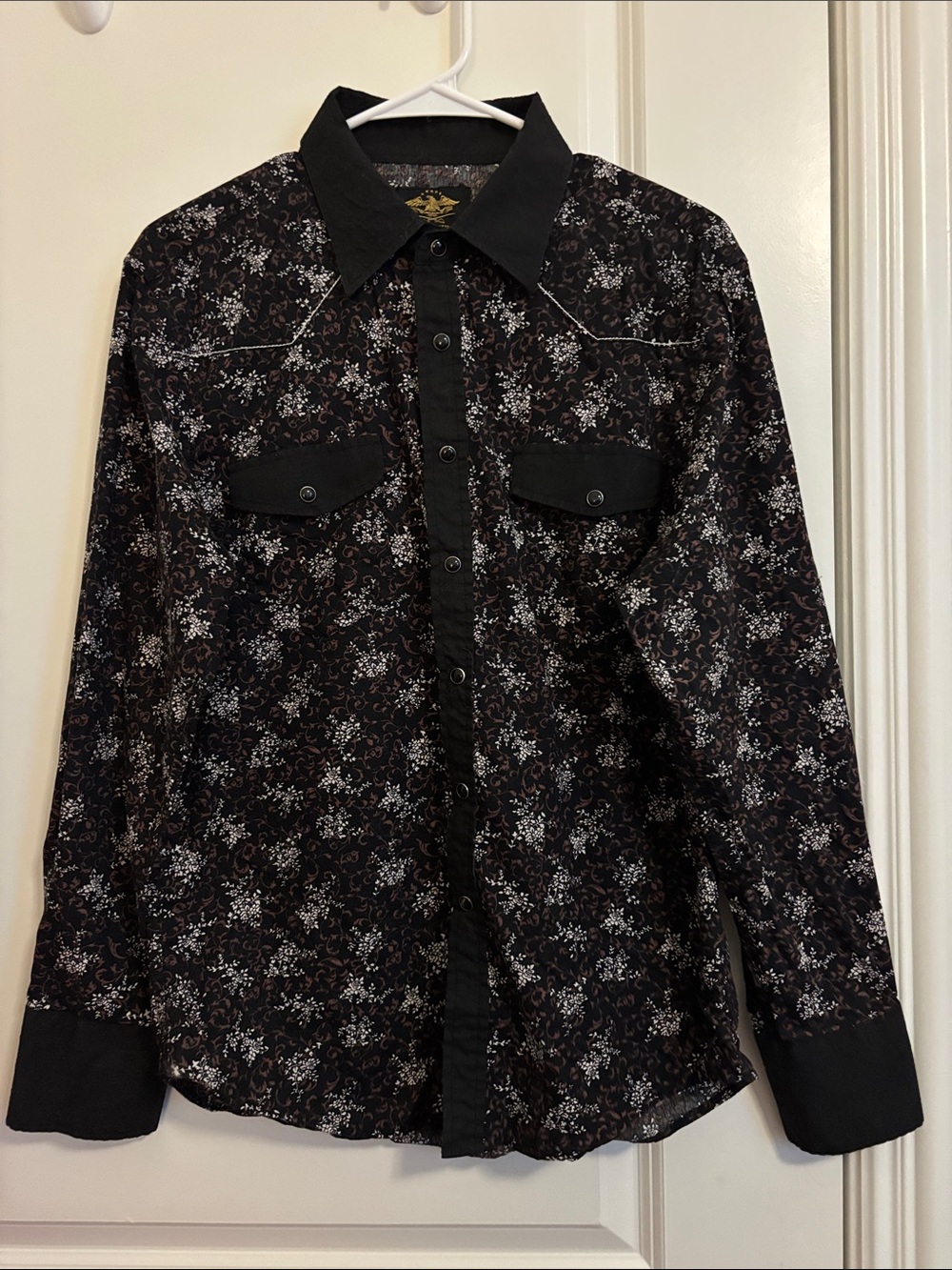 Women’s Limited Edition Black Floral Western Snap -Up Shirt. Size L
